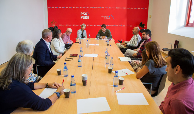 Reunión del Grupo Socialista con la asociación Agaela