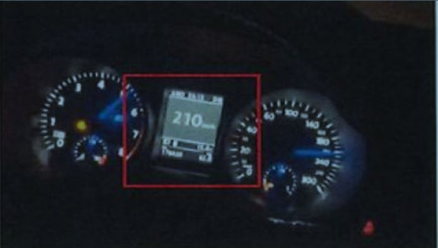Imagen del velocimetro del conductor investigado.