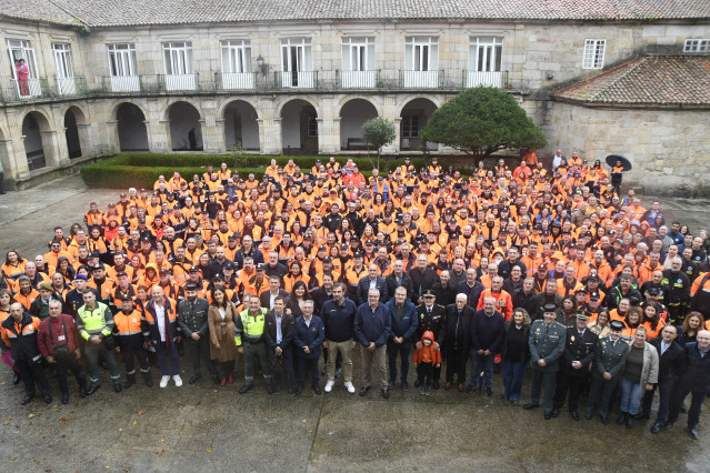 El conselleiro de Presidencia, Xustiza e Deportes, Diego Calvo, en la VIII Jornada de convivencia de las Agrupaciones de Voluntarios de Protección Civil (AVPC).