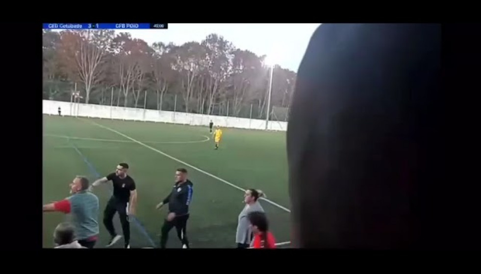 Trifulca en el partido entre el CED Cotobade y el CFB Poio