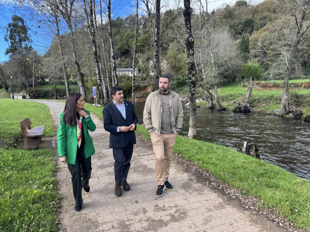 El delegado del Gobierno en Galicia, Pedro Blanco, en la visita a Baralla (Lugo)