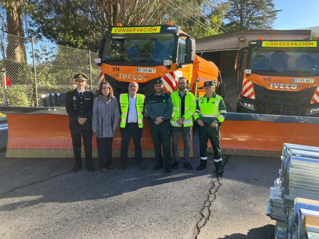 Más de 1.580 toneladas de sal y 12 quitanieves para velar por el buen estado de las carreteras de Pontevedra en invierno