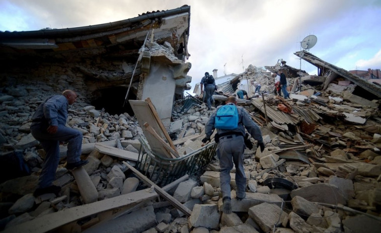 El número de muertos en ​el terremoto de Italia alcanza los 290