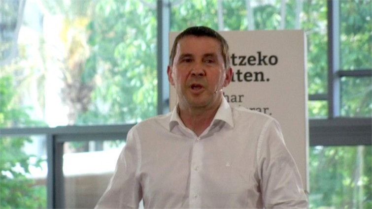 ​Recogen firmas para que la Justicia permita a Otegi concurrir el 25S