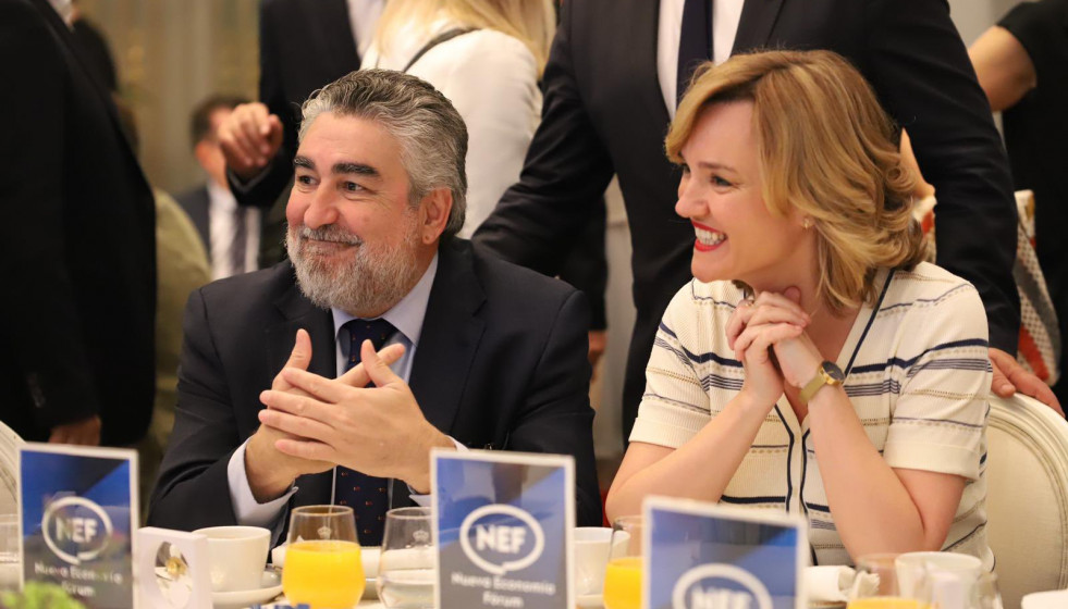 José Manuel Rodríguez Uribes presidente del CSD y su superior la Ministra de Educación y Deporte Pilar Alegría