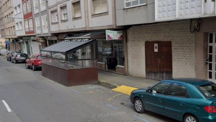 Matan a tiros a un hombre en un bar de Carballo y se fugan