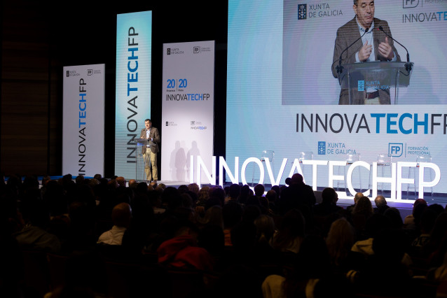 El conselleiro de Educación, Ciencia, Universidades e FP, Román Rodríguez, en el lanzamiento de los nuevos retos de la segunda edición del programa 'InnovaTech FP'.