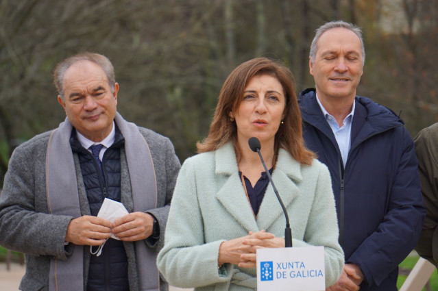 La conselleira de Medio Ambiente e Cambio Climático, Ángeles Vázquez, en su visita a las nuevas infraestructuras de saneamiento de Lalín.