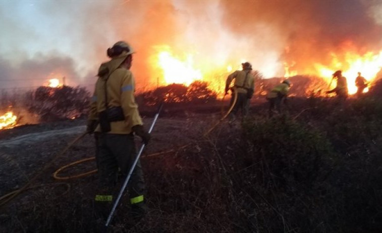 Os traballadores contra incendios terán a categoría de bombeiros forestais