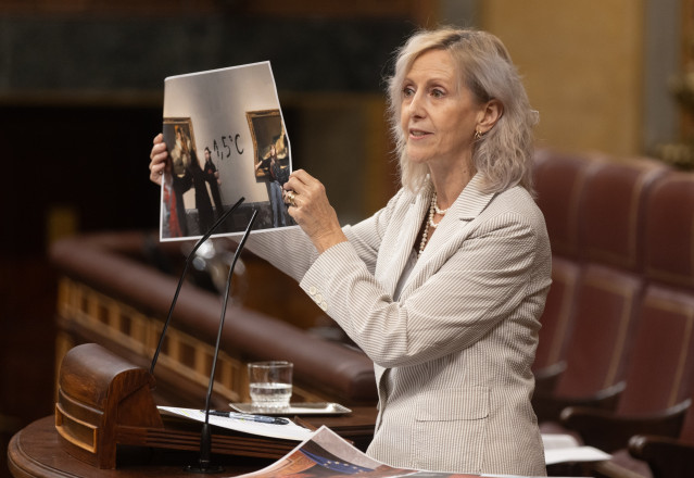 Archivo - La diputada del PP Marta González en una sesión plenaria