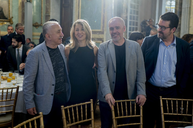 Archivo - (I-D) El secretario general de CCOO, Unai Sordo; la vicepresidenta segunda y ministra de Trabajo, Yolanda Díaz y el secretario general de UGT, Pepe Álvarez y el secretario de Estado de Trabajo, Joaquín Pérez Rey.