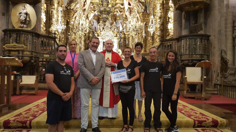 Santiago recibe á peregrina 200.000