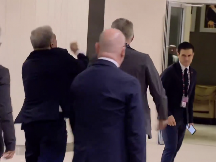 Joan Laporta se encara con Rafael Louzán en la Supercopa por el caso Dani Olmo