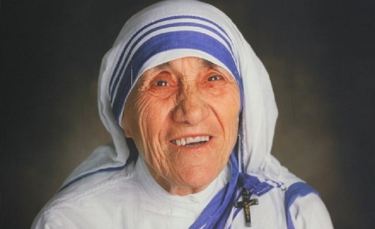 ​El Papa proclama santa a la Madre Teresa de Calcuta ante miles de peregrinos