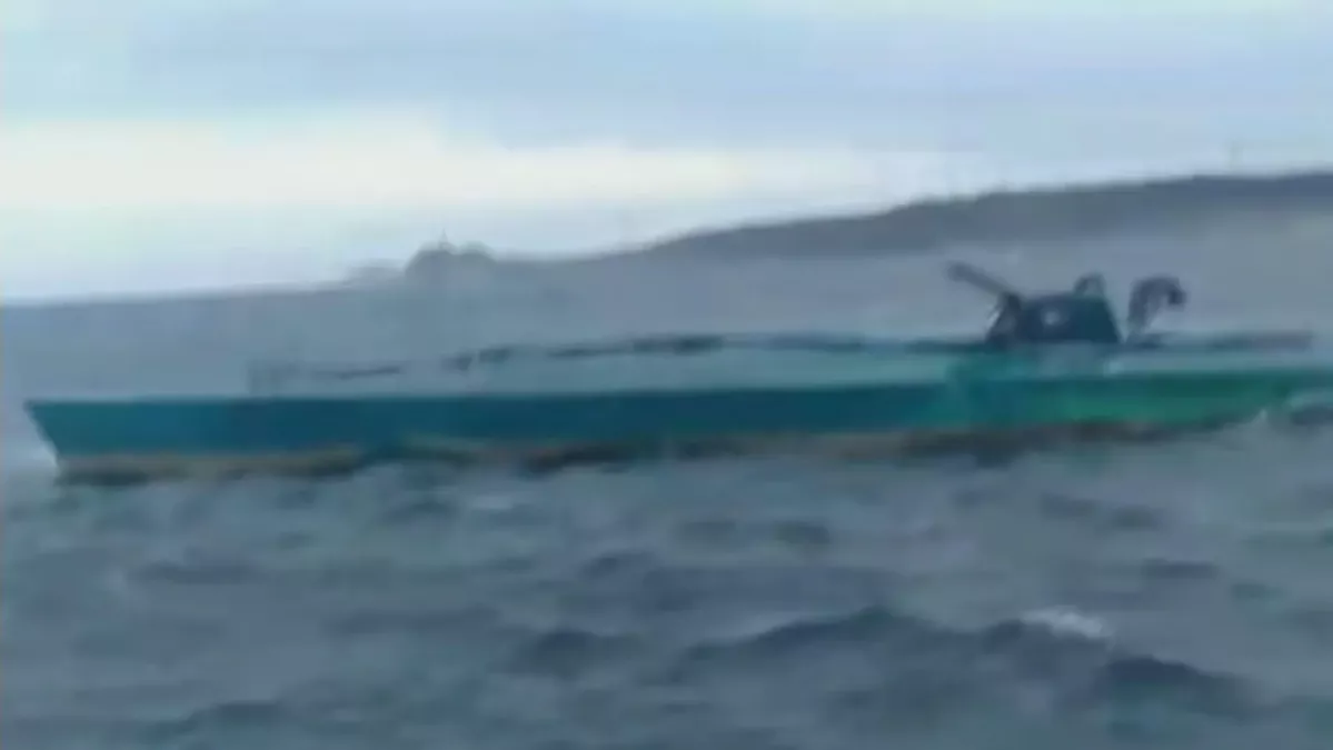 Narcosubmarino encontrado en la Costa de A Morte en una imagen de la CRTVG