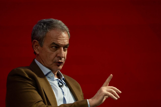 El expresidente del Gobierno José Luis Rodríguez Zapatero interviene en el 15 Congreso del PSPV