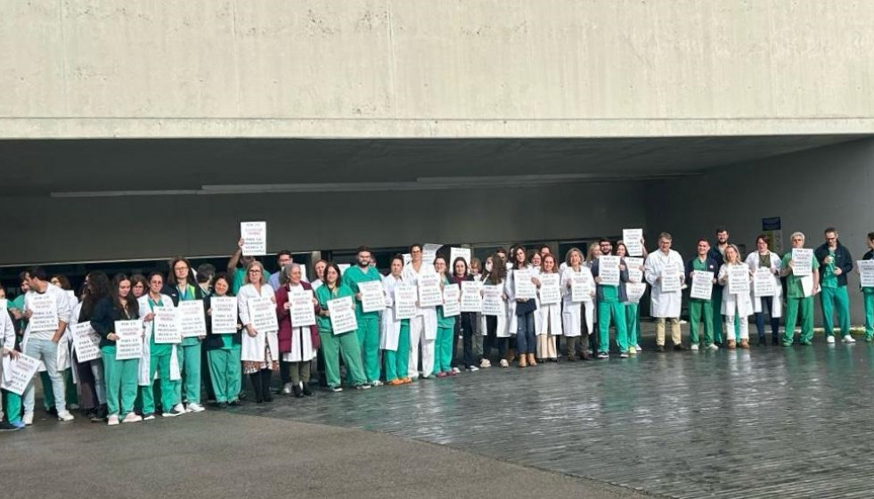 Concentración de médicos ante el Hospital Universitario Lucus Augusti (HULA) para reclamar un estatuto propio.