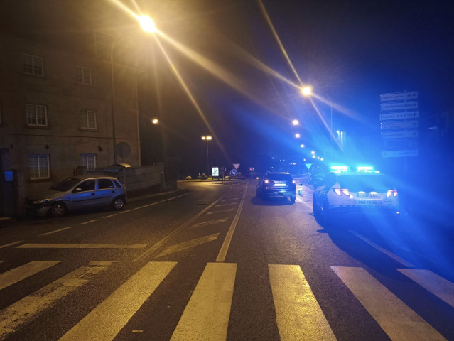 Herida leve una mujer en un accidente en Sanxenxo (Pontevedra) provocado por un coche manejado por un conductor ebrio
