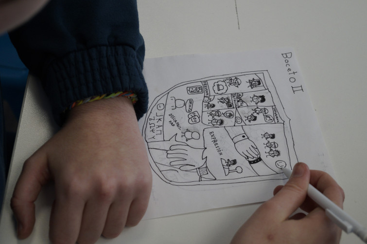 Miles de jóvenes gallegos combaten la soledad no deseada de los mayores con el apoyo de la ONCE