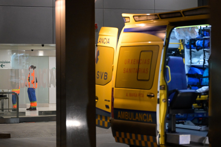 Nueva agresión a sanitarios en el CHUAC: paciente ingresado en neurología ataca a varias trabajadoras