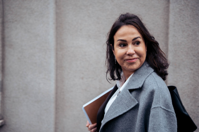 La expresidenta de ADIF, Isabel Pardo de Vera, a su llegada a declarar al Tribunal Supremo por el ‘caso Koldo’, a 5 de marzo de 2025, en Madrid (España). El ex director general de Carreteras Javier Herrero y la expresidenta de Adif Isabel Pardo de Vera es