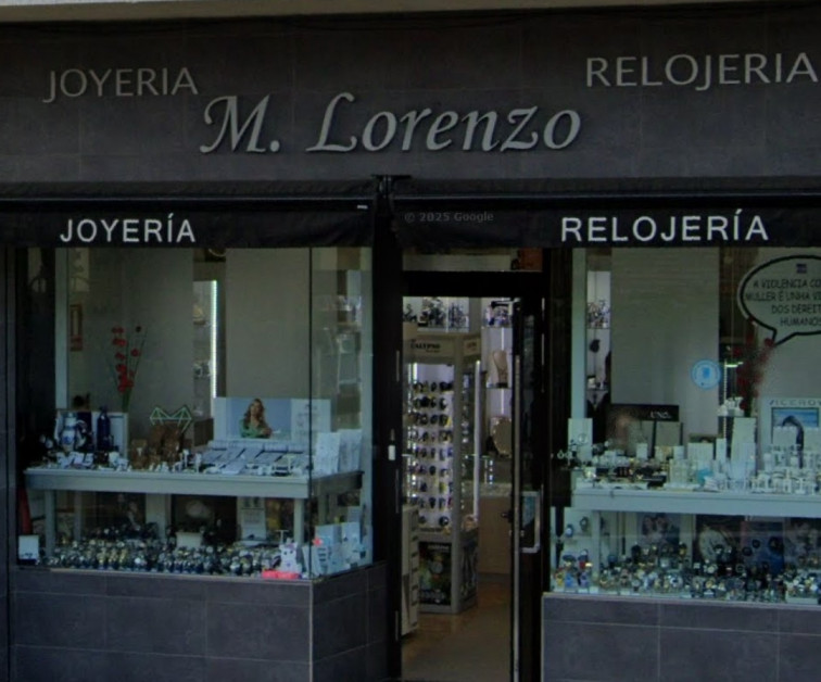 Atracan una joyería en A Laracha y huyen hasta A Coruña