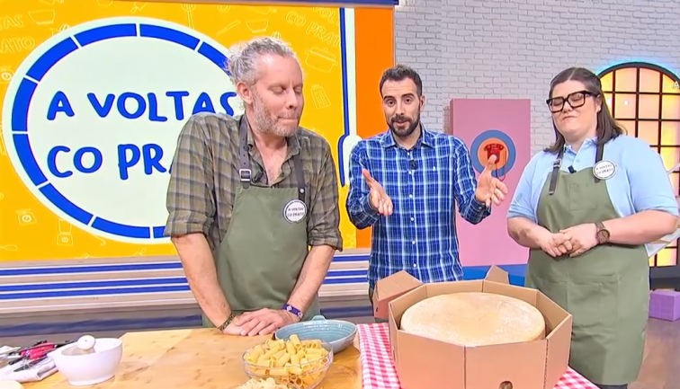 Presentación y firma del libro 'As receitas de A voltas co prato' en El Corte Inglés de A Coruña