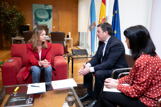 El presidente de la Diputación de A Coruña, Valentín González Formoso, y la conselleira de Política Social, Fabiola García, se han reunido en la mañana de este lunes en Santiago para analizar vías de colaboración para residencias de mayores