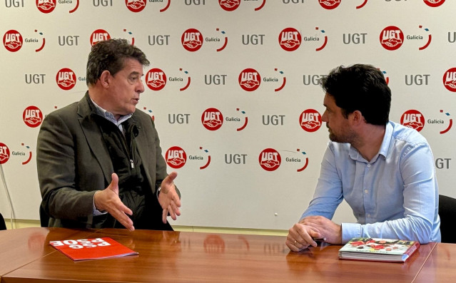 El secretario xeral del PSdeG, José Ramón Gómez Besteiro, se reúne con el nuevo líder de UGT Galicia, Cistróbal Medeiros