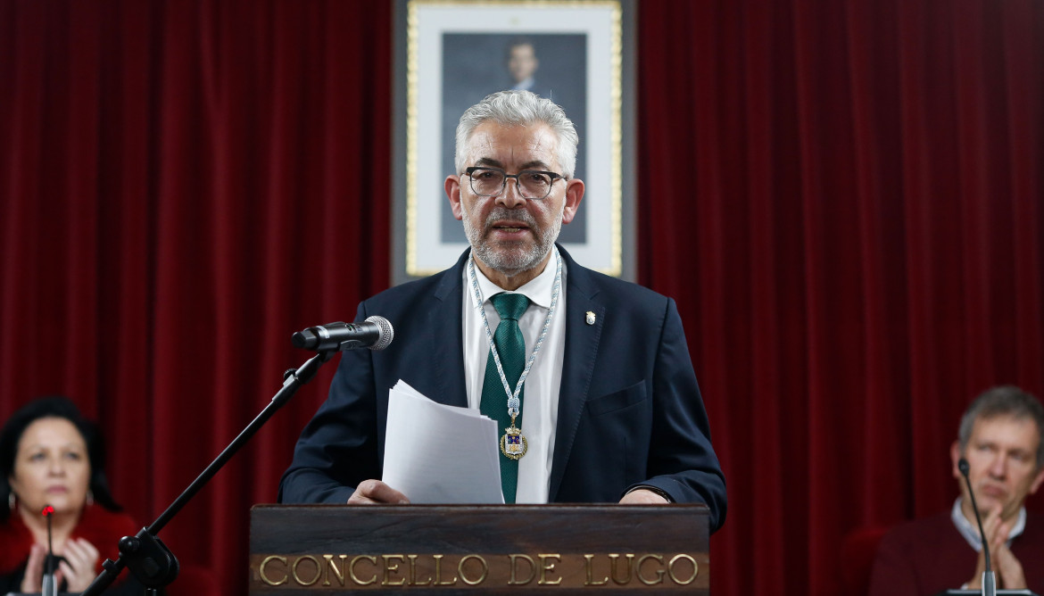 El nuevo alcalde de Lugo, Miguel Fernández, durante la toma de posesión como alcalde de Lugo, a 11 de marzo de 2025, en Lugo, Galicia (España). Fernández toma posesión de su cargo debido al falle
