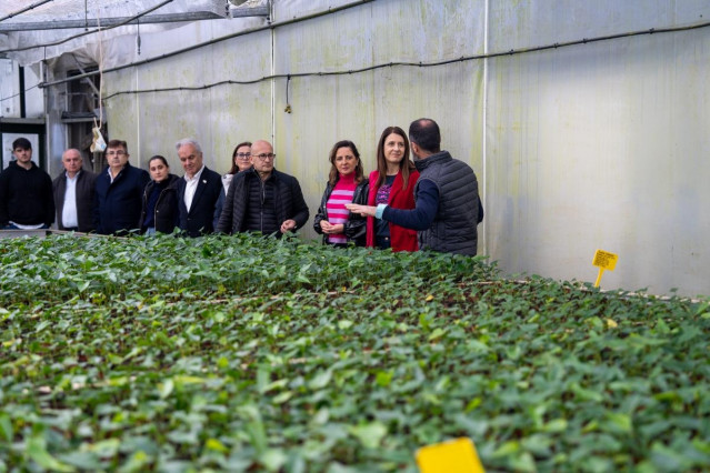 La conselleira do Medio Rural, María José Gómez, visita el vivero Veraleza