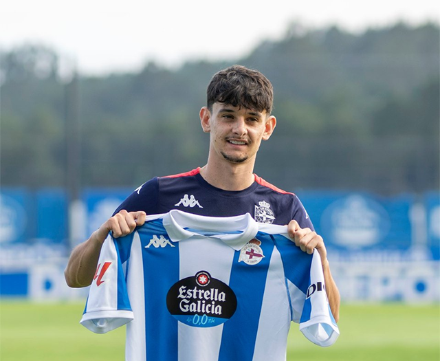 Charlie Patiño malvive en el Dépor con una hora de juego en toda la temporada