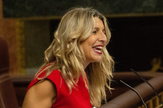 Yolanda Díaz le vuelve a levantar la camisa a Pedro Sánchez