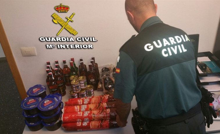 Deteñen a catro veciñas de Carballo por varios furtos en supermercados