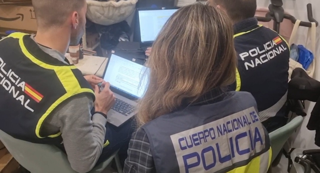 Detenidos dos ciberdelincuentes en Valencia en un macrooperativo internacional contra foros de cibercrimen