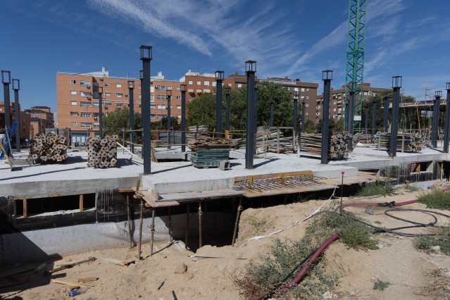 Archivo - Vista general de las obras de vivienda nueva, a 6 de septiembre de 2024, en Madrid (España). Los precios de la vivienda en España siguen sin echar el freno y los analistas vaticinan que el cambio de política monetaria del Banco Central Europeo l