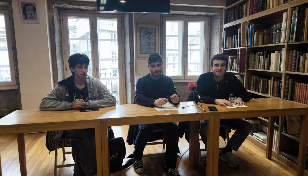 Maeloc Méndez, Lucas Pardo y Gonzalo Dios en rueda de prensa.
