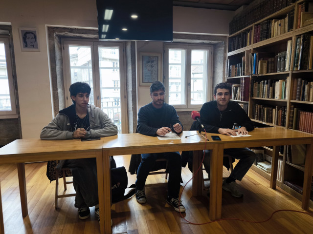 Maeloc Méndez, Lucas Pardo y Gonzalo Dios en rueda de prensa.