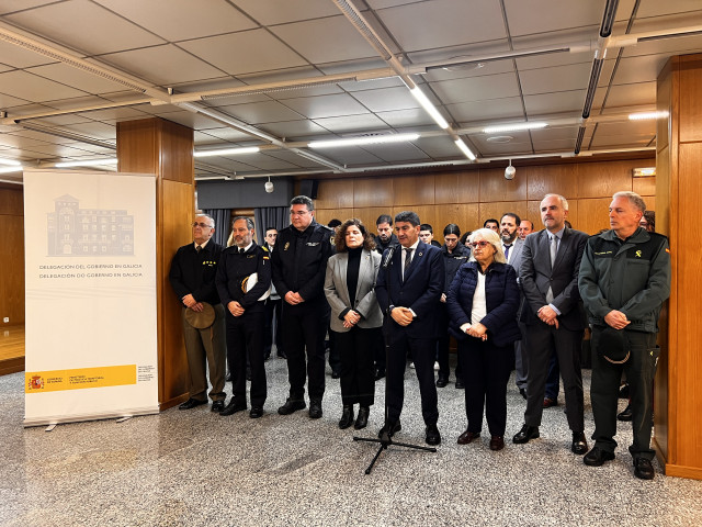 Acto de condena en la Delegación del Gobierno en Galicia por los últimos asesinatos machistas