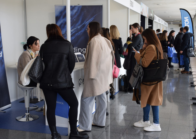 Archivo - Alumnos de la UVigo se pondrán en contacto con más de 100 empresas gracias a la feria EmpregoInCampus.