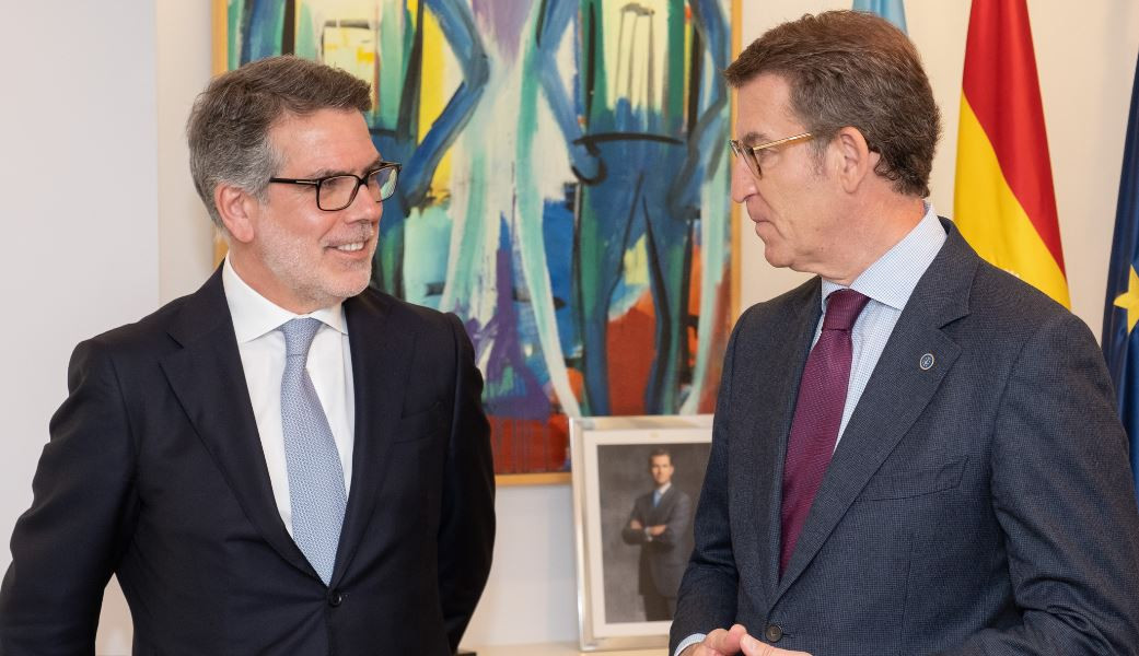 Josu00e9 Soares de Pina, CEO de Altri, reunido con Alberto Nuu00f1ez Feiju00f3o en San Caetano en 2025