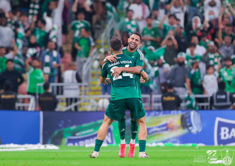 Gabri Veiga tiene dos meses para conquistar Asia y a Santi Denia