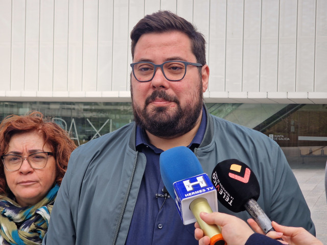 Xabier Pérez Igrexas este jueves ante los juzgados de Vigo.