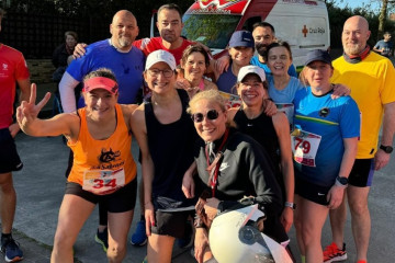 Organizadores y participantes en la II Carrera Costa Ártabra en una foto del Instagram de la organización