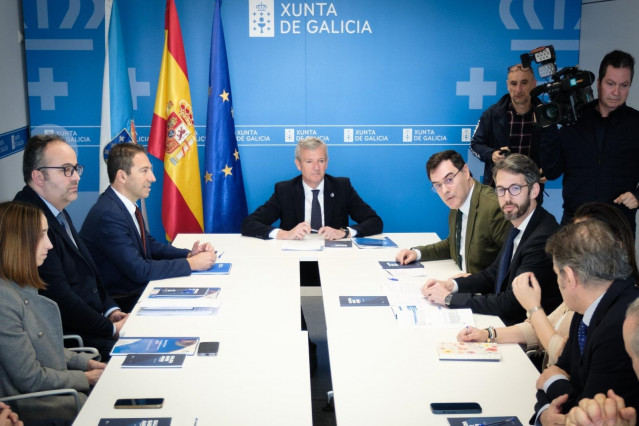 Representantes de la Xunta y de Anfaco-Cecopesca mantienen un encuentro.