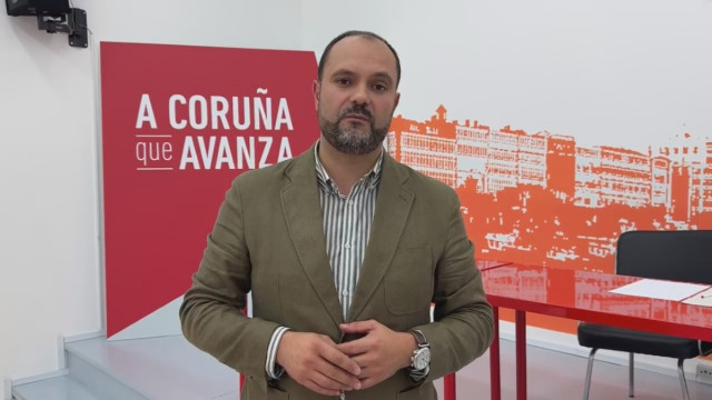 Bernardo Fernández presenta su precandidatura para revalidar la Secretaría Xeral del PSOE coruñés
