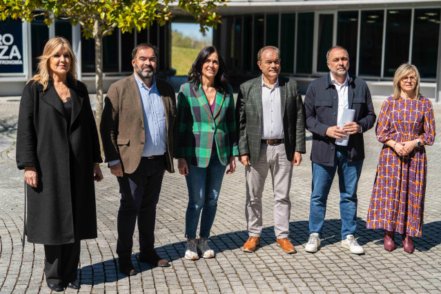 Los diputados del Grupo Popular han celebrado este lunes en Lalín (Pontevedra) su habitual reunión de los lunes, en la que han avanzado los asuntos que llevarán este martes a la Xunta de Portavoces