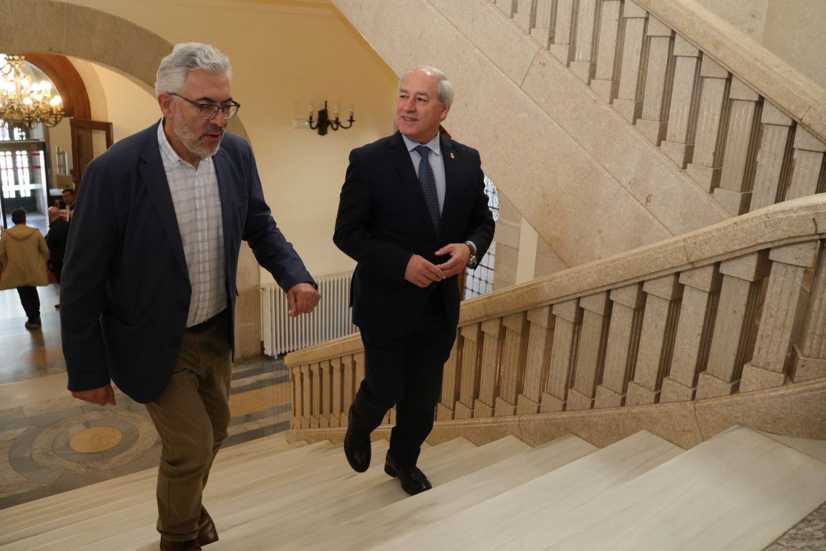 El alcalde de Lugo, Miguel Fernández, en su visita a la Diputación, con el presidente José Tomé