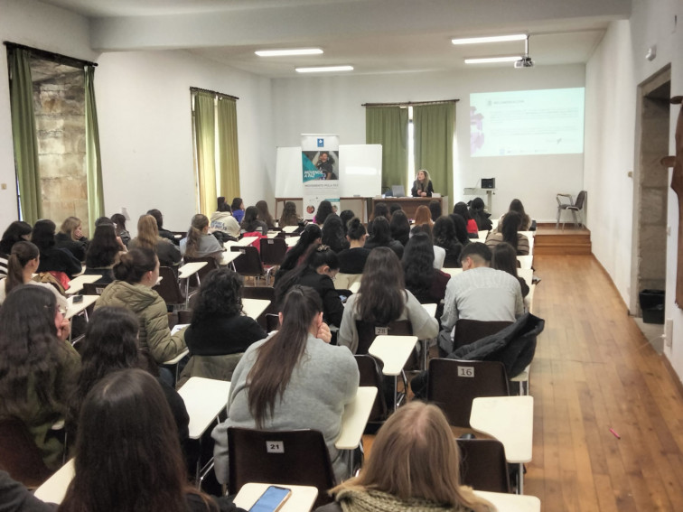 ¿Por qué el grado de Traballo Social tiene que ser privado (de la Iglesia) en una universidad pública (USC)?