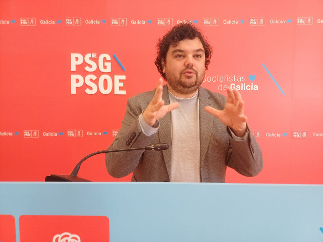El portavoz de la Ejecutiva del PSdeG, Julio Torrado, en rueda de prensa